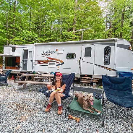 Rv Adventure Roscoe Pet Friendly Hotel Bagian luar foto