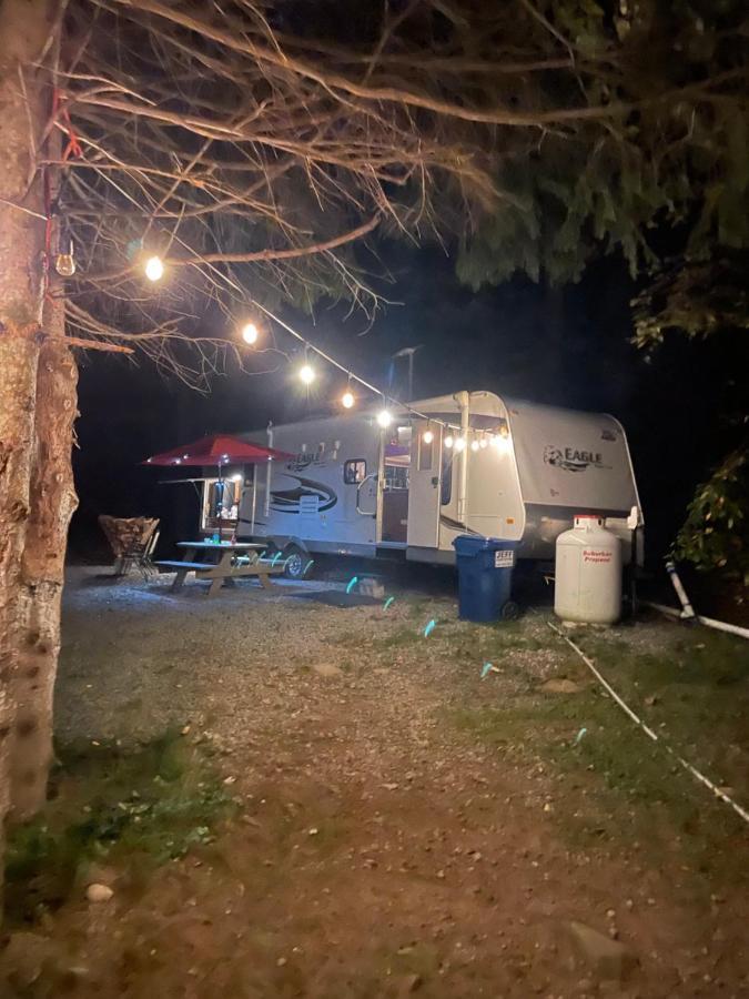 Rv Adventure Roscoe Pet Friendly Hotel Bagian luar foto