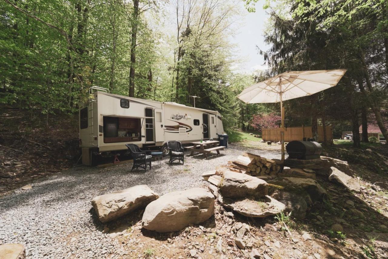 Rv Adventure Roscoe Pet Friendly Hotel Bagian luar foto