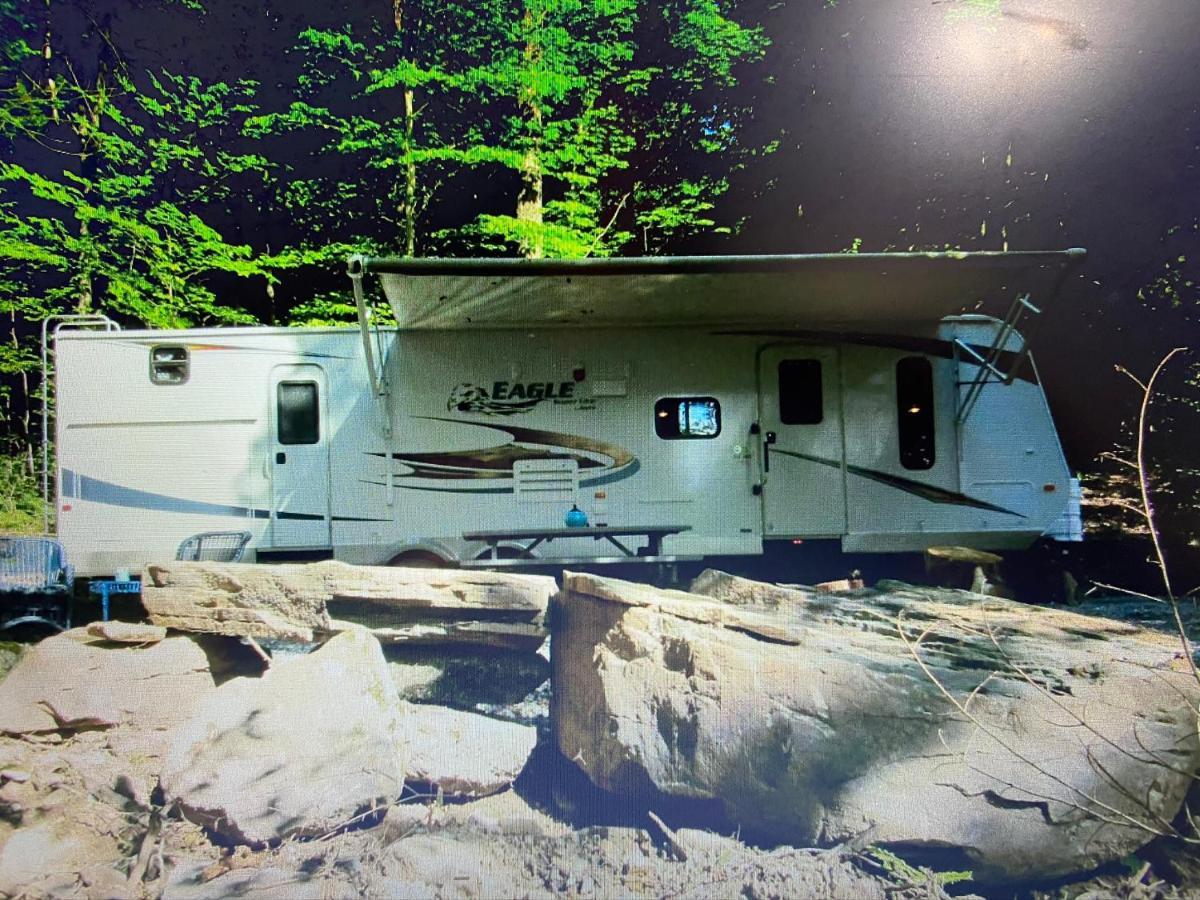 Rv Adventure Roscoe Pet Friendly Hotel Bagian luar foto